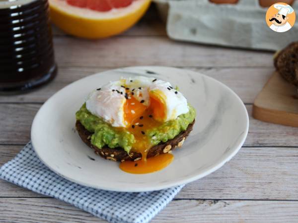 Avokado toast med pocherat ägg - Beredning steg 4