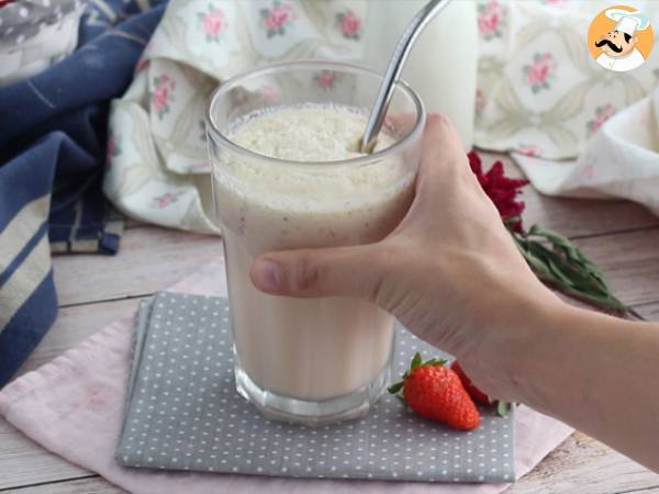 Milkshake med jordgubbar och vanilj - Beredning steg 3