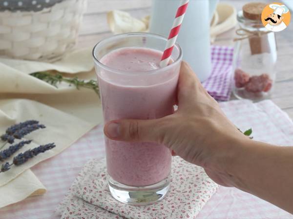 Hallon- och jordgubbsmilkshake - Beredning steg 3