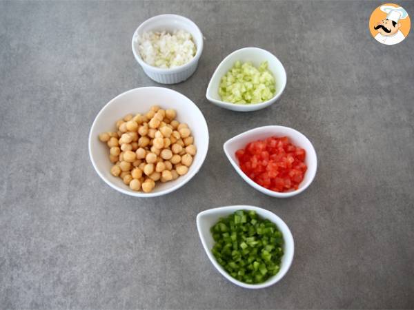 Salladssoppa och kikärtssallad - Beredning steg 1