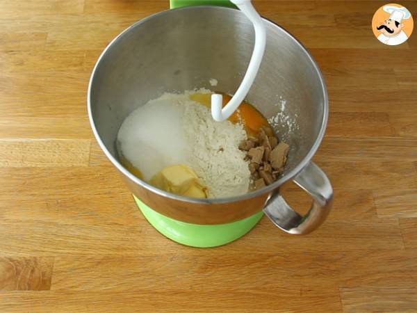 Flätade aprikosbriocher - Beredning steg 1