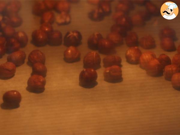 Klubbor med varm choklad: mörk choklad och rostade hasselnötter - Beredning steg 1