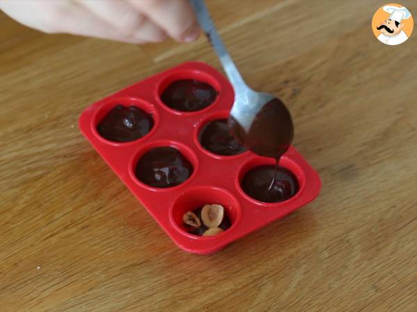 Klubbor med varm choklad: mörk choklad och rostade hasselnötter - Beredning steg 2