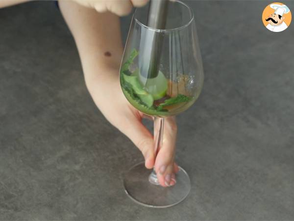 Kunglig champagne mojito - Beredning steg 1