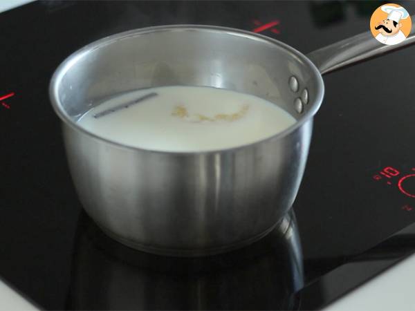 Äppel- och karamellpudding med croissanter - Beredning steg 1