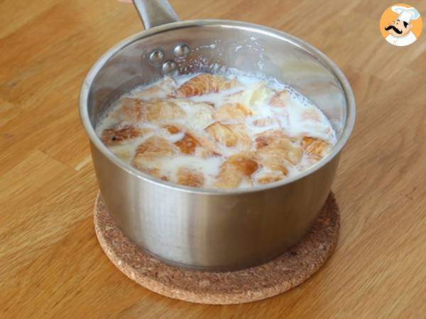 Äppel- och karamellpudding med croissanter - Beredning steg 4