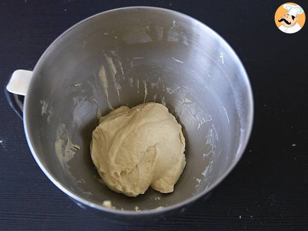Flätade brödrullar med grön pesto - Beredning steg 2