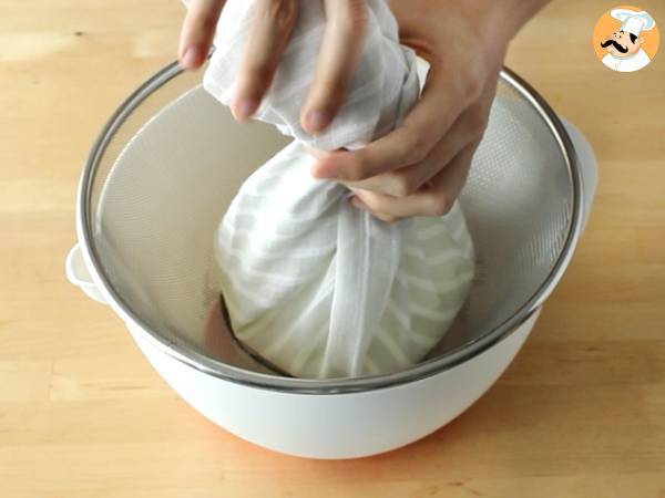 Hemlagad gräddost (Philadelphia-typ) med 2 ingredienser - Beredning steg 4