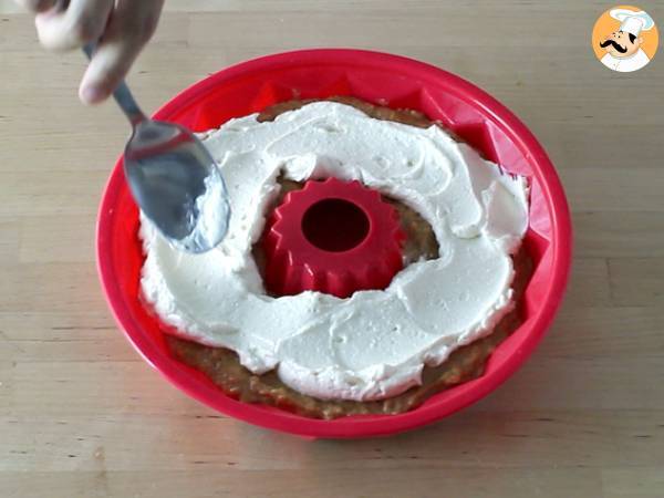 Morotskaka med cheesecakefyllning - Beredning steg 6