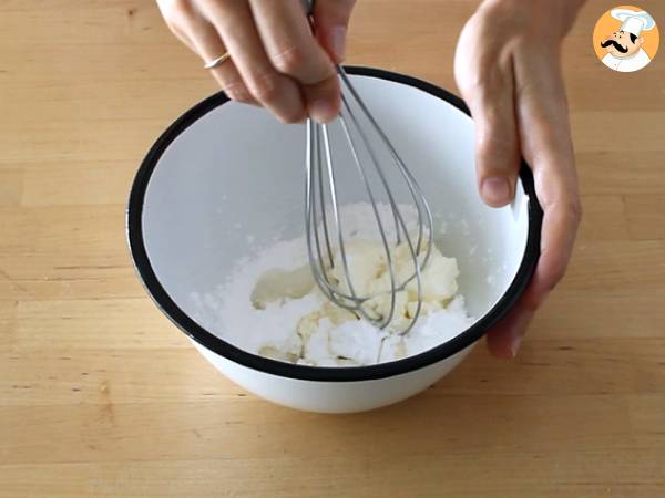 Morotskaka med cheesecakefyllning - Beredning steg 8
