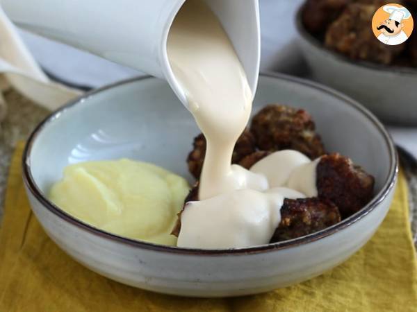 Ikea köttbullar med vit sås - Beredning steg 6
