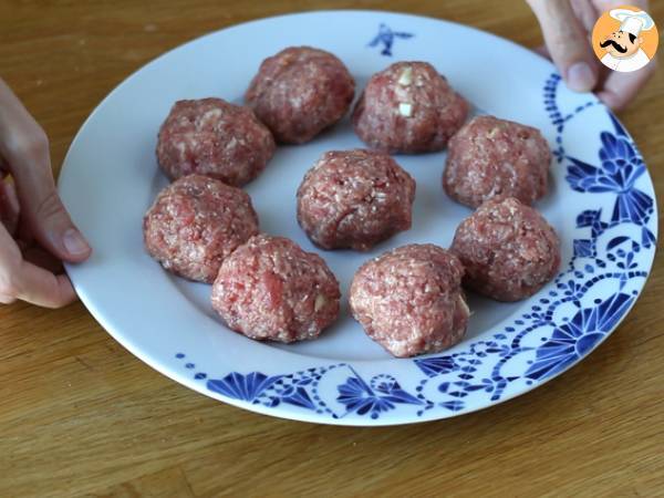 Kalvköttbullar fyllda med mozzarellaost - Beredning steg 4