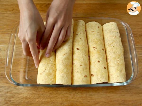 Enchiladas med kyckling och chilisås - Beredning steg 5