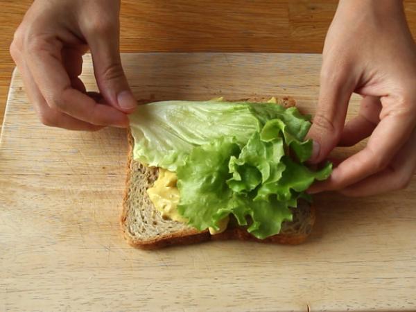 Club Sandwich med kyckling och curry - Beredning steg 4