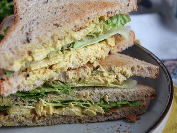 Club Sandwich med kyckling och curry - Beredning steg 6