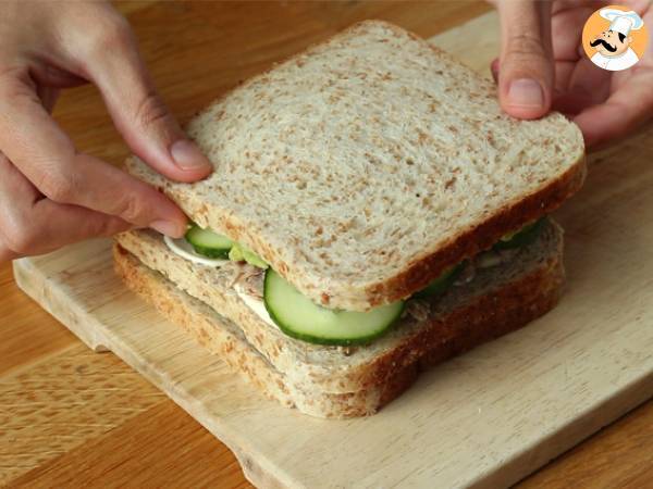 Club sandwich med tonfisk och avokado - Beredning steg 3