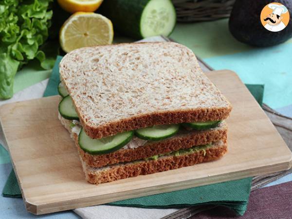 Club sandwich med tonfisk och avokado - Beredning steg 4