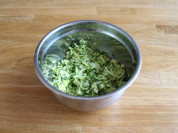 Omelett med zucchini och quinoa - Beredning steg 2
