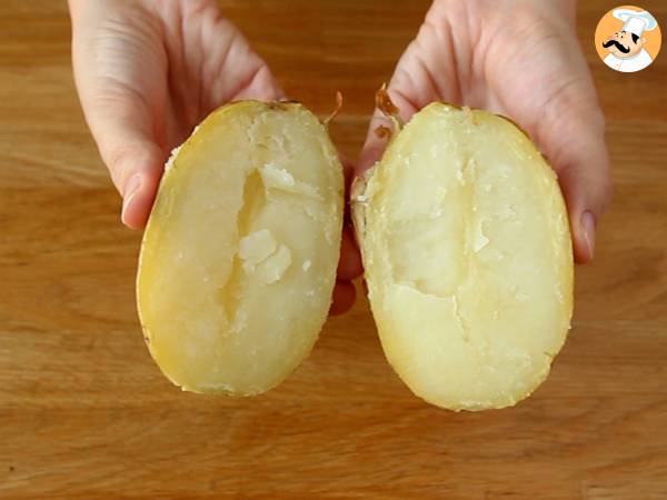 Bakad potatis fylld med bacon och ost - Beredning steg 1
