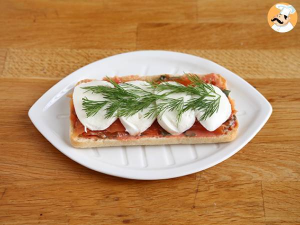 Panini med lax, mozzarella och dill - Beredning steg 3