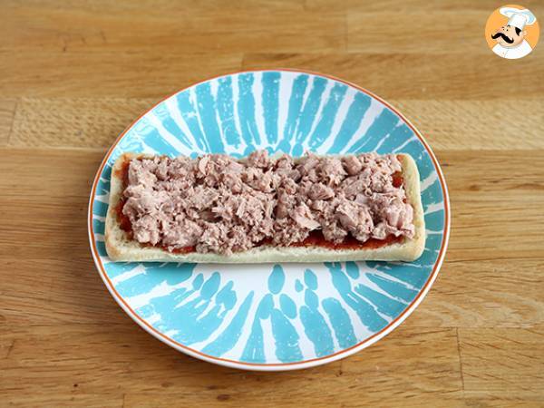 Panini med tonfisk, tomat och kapris - Beredning steg 2