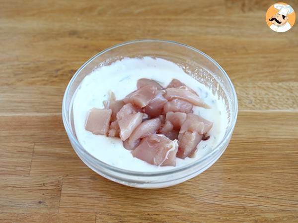 Spett med marinerad kyckling i yoghurt- och citronsås - Beredning steg 2