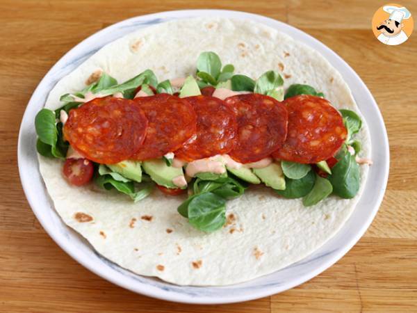 Sandwich wrap med chorizo, avokado och tomat - Beredning steg 3