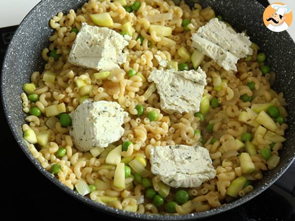 Risotto med coquilletter, ärtor, zucchini, vitlök och örtost - Beredning steg 6