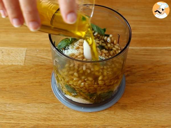 Hemlagad grön pesto - pesto alla genovese - Beredning steg 2