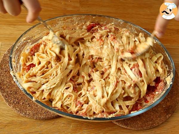 Tagliatelle med feta och körsbärstomater - bakad feta pasta - Beredning steg 7