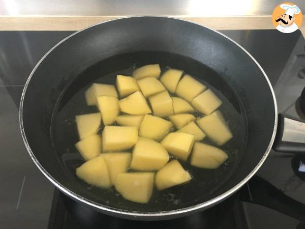 Potatis-, tonfisk- och tomatsallad - Beredning steg 1