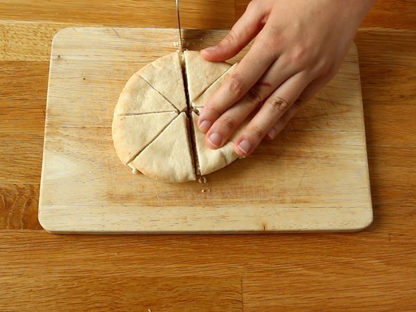 Pitabrödschips - snabb och enkel recept - Beredning steg 1