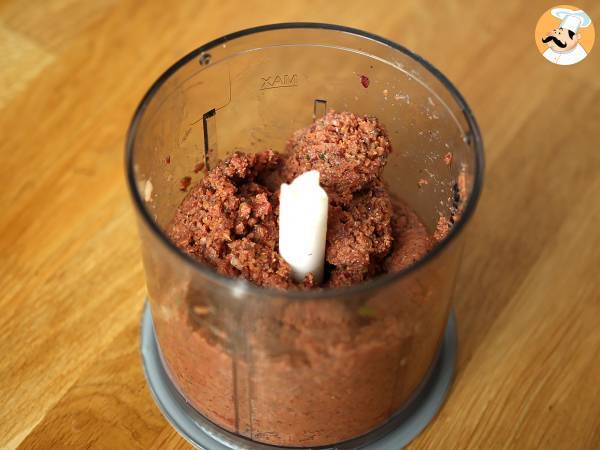 Vegetariska köttbullar av seitan med tomatsås - Beredning steg 2