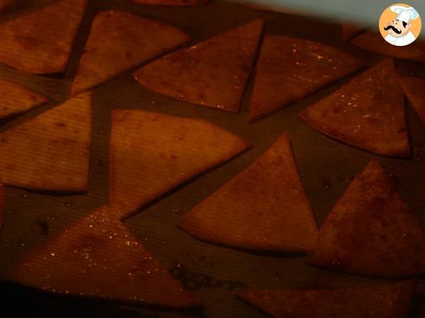 Pico de gallo och hemlagade tortillachips - Beredning steg 5