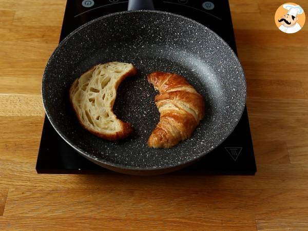 Raclette-croissantmacka för en utsökt brunch! - Beredning steg 3