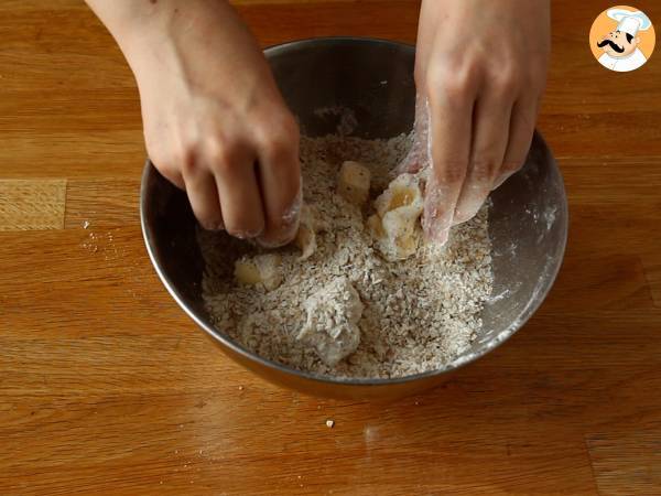 Läcker hallonsmulpaj med krispigt och mjukt täcke - Beredning steg 2