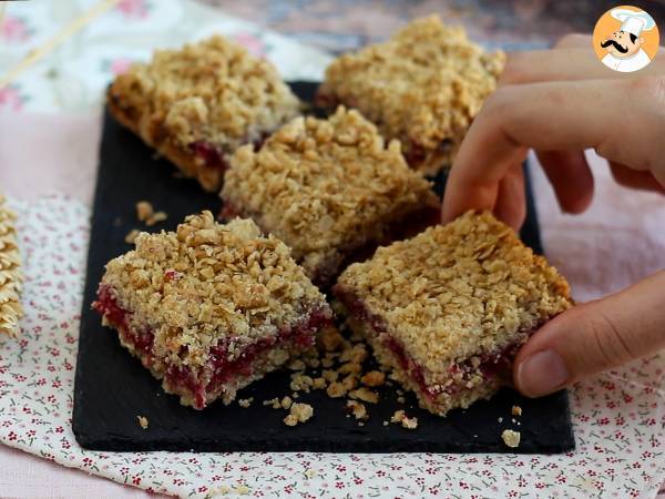 Läcker hallonsmulpaj med krispigt och mjukt täcke - Beredning steg 6