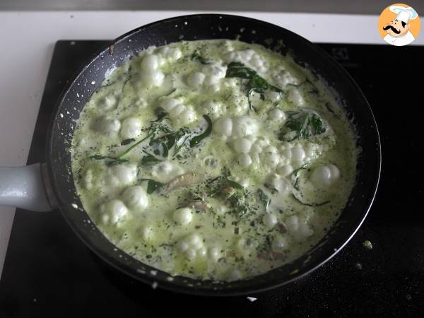 Kyckling med krämig spenat- och champinjonsås - Beredning steg 2
