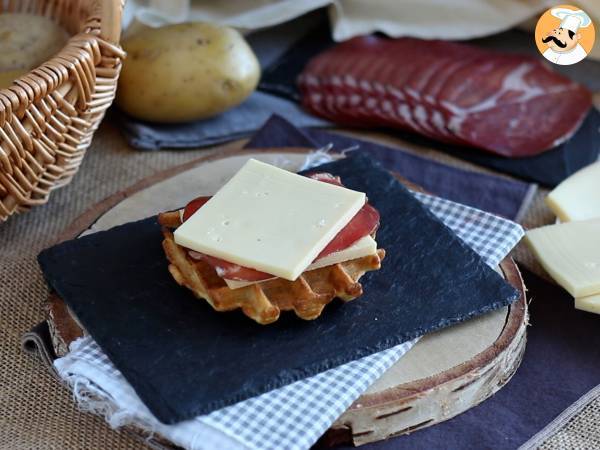 Potatisvåffelsmörgås med raclette, den ultimata comfort food - Beredning steg 7