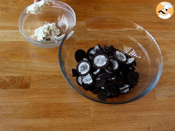 Oreo-kaka med bara 3 ingredienser, klar på 6 minuter i mikrovågsugnen! - Beredning steg 1