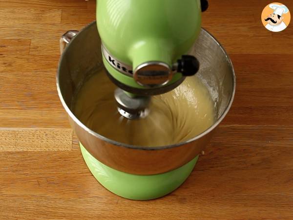 Påskbottentårta med citron och vit choklad - Beredning steg 3