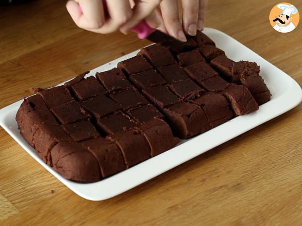 Verriner med påskbrownie och vispgrädde - Beredning steg 3