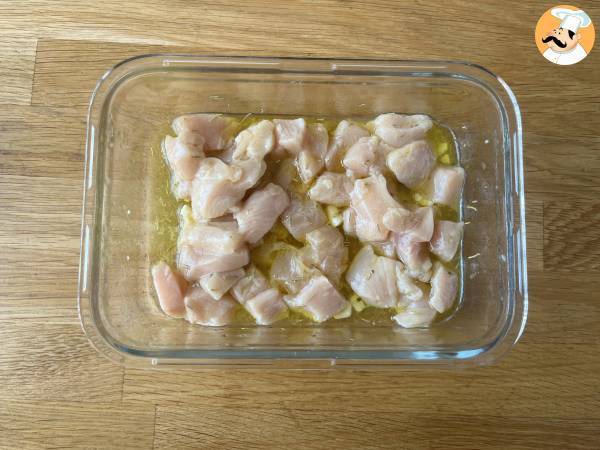 Rissallad med kyckling, zucchini, pinjenötter och balsamvinägerglasyr - Beredning steg 1