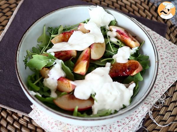 Söt och salt sallad med rostade persikor, ruccola och burrata (söta sommarsmaker) - Beredning steg 3