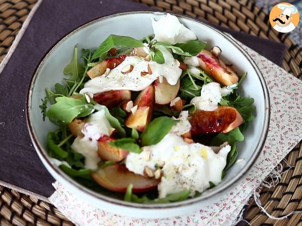 Söt och salt sallad med rostade persikor, ruccola och burrata (söta sommarsmaker) - Beredning steg 4