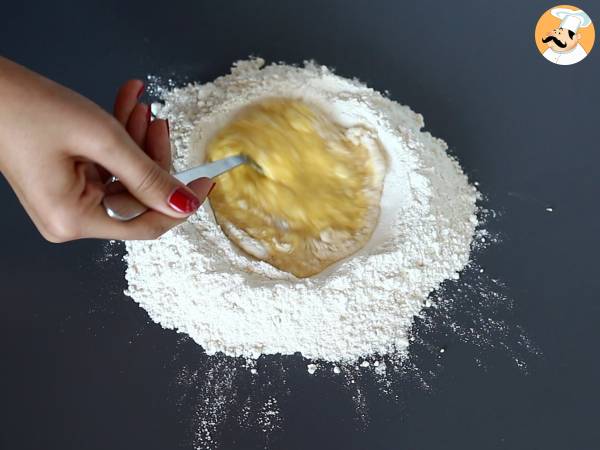 Caramelle, ravioli formade som godis med pumpa- och ricottafyllning - Beredning steg 2