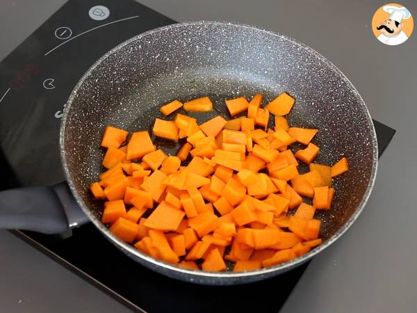 Caramelle, ravioli formade som godis med pumpa- och ricottafyllning - Beredning steg 4