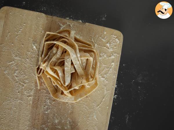 Hemlagad tagliatelle: steg-för-steg procedur för att göra pasta hemma - Beredning steg 8