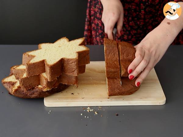 Pandoro brioche fylld med Nutellakräm och vaniljkräm i form av en julgran - Beredning steg 5