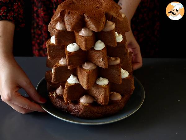 Pandoro brioche fylld med Nutellakräm och vaniljkräm i form av en julgran - Beredning steg 8